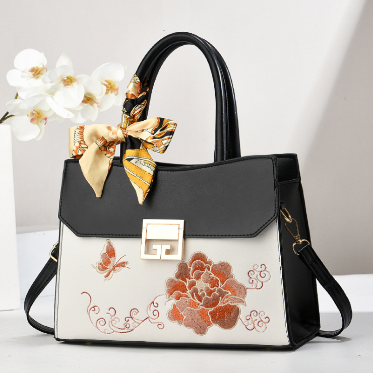 Womens Large Capacity New Embroidered Handbag With Floral Design